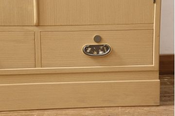 中古　小振りなサイズがお部屋に取り入れやすい加茂総桐帯箪笥(板盆付き、並厚、桐たんす、着物箪笥、和タンス)(R-058726)