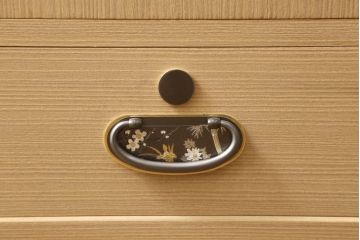 中古　小振りなサイズがお部屋に取り入れやすい加茂総桐帯箪笥(板盆付き、並厚、桐たんす、着物箪笥、和タンス)(R-058726)