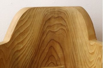 中古　秋田杉　木の風合いを感じられる輪切りテーブルと削り出しの椅子のセット(机、板座チェア、イス、ダイニングテーブル)(R-058727)