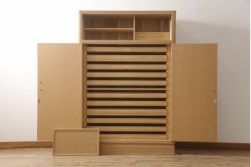 中古　美品　伝統工芸士　中田静夫　すっきりとした佇まいが気品を感じさせる紀州総桐箪笥(定価約180万円)(胴丸、桐たんす、着物箪笥、和タンス、引き出し、バラ売り可能)(R-058734)