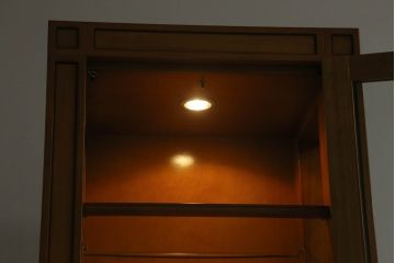 中古　モリシゲ(MORISHIGE/森繁)　ナチュラルな色合いが温かみを感じさせるキャビネット(キュリオケース、ガラスケース、飾り棚、戸棚)(R-058736)