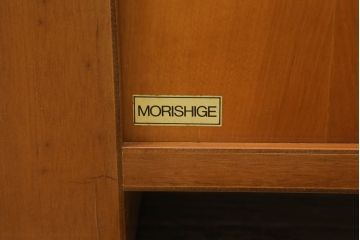 中古　モリシゲ(MORISHIGE/森繁)　ナチュラルな色合いが温かみを感じさせるキャビネット(キュリオケース、ガラスケース、飾り棚、戸棚)(R-058736)