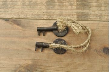 和製アンティーク　黒漆塗り　重厚感ある佇まいが魅力的な庄内小箪笥(和箪笥、時代箪笥、小物収納、収納箪笥)(R-058737)