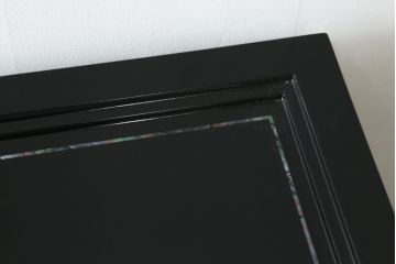 中古　美品　高級品　韓国民芸家具　圧巻!　繊細な螺鈿(ラデン)細工が美しく描かれたサイドボード(収納棚、戸棚、リビングボード)(定価約120万円)(R-058745)