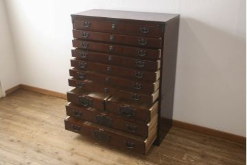 中古　美品　伝統工芸　岩谷堂箪笥　レアモデル!!　威厳漂う佇まいが品の良さを高める衣装タンス(定価約60万円)(整理箪笥、チェスト、引き出し)(R-058763)
