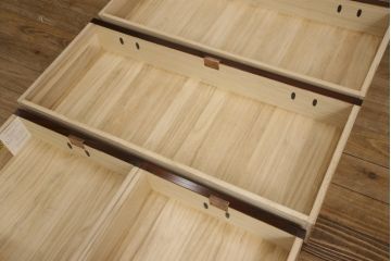 中古　美品　伝統工芸　岩谷堂箪笥　レアモデル!!　威厳漂う佇まいが品の良さを高める衣装タンス(定価約60万円)(整理箪笥、チェスト、引き出し)(R-058763)