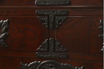 中古　美品　伝統工芸　岩谷堂箪笥　レアモデル!!　威厳漂う佇まいが品の良さを高める衣装タンス(定価約60万円)(整理箪笥、チェスト、引き出し)(R-058763)