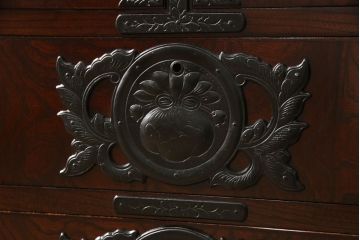 中古　美品　伝統工芸　岩谷堂箪笥　レアモデル!!　威厳漂う佇まいが品の良さを高める衣装タンス(定価約60万円)(整理箪笥、チェスト、引き出し)(R-058763)