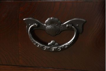 中古　美品　伝統工芸　岩谷堂箪笥　レアモデル!!　威厳漂う佇まいが品の良さを高める衣装タンス(定価約60万円)(整理箪笥、チェスト、引き出し)(R-058763)
