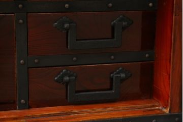 和製ビンテージ　工芸品　総欅(ケヤキ)材　びっしりと施された金具が重厚感を高める佐渡船箪笥(定価約340万円)(舟箪笥、帳箱、銭箱、引き出し、チェスト、小箪笥、小物収納、ヴィンテージ)(R-058767)