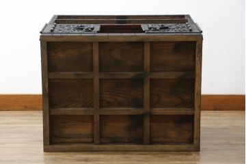 和製ビンテージ　工芸品　総欅(ケヤキ)材　びっしりと施された金具が重厚感を高める佐渡船箪笥(定価約340万円)(舟箪笥、帳箱、銭箱、引き出し、チェスト、小箪笥、小物収納、ヴィンテージ)(R-058767)