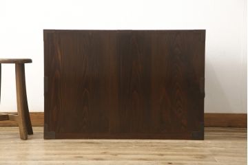 和製アンティーク　極美品!　黒漆塗り　中桐　鶴と亀の意匠が目を引く庄内箪笥ローボード(収納箪笥、時代箪笥、チェスト、引き出し)(R-058770)