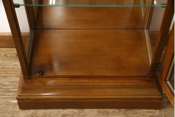 中古　DREXEL HERITAGE(ドレクセルヘリテイジ)　エレガントな雰囲気を醸し出すキュリオケース(飾り棚、ガラスケース、ショーケース)(R-058771)
