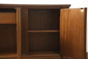 中古　DREXEL HERITAGE(ドレクセルヘリテイジ)　FRANCESCA(フランチェスカ)　品のあるデザインが高級感を高めるサイドボード(収納棚、戸棚、キャビネット、リビングボード)(R-058780)