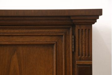 中古　DREXEL HERITAGE(ドレクセルヘリテイジ)　FRANCESCA(フランチェスカ)　品のあるデザインが高級感を高めるサイドボード(収納棚、戸棚、キャビネット、リビングボード)(R-058780)