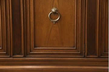 中古　DREXEL HERITAGE(ドレクセルヘリテイジ)　FRANCESCA(フランチェスカ)　品のあるデザインが高級感を高めるサイドボード(収納棚、戸棚、キャビネット、リビングボード)(R-058780)