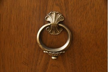 中古　DREXEL HERITAGE(ドレクセルヘリテイジ)　FRANCESCA(フランチェスカ)　品のあるデザインが高級感を高めるサイドボード(収納棚、戸棚、キャビネット、リビングボード)(R-058780)