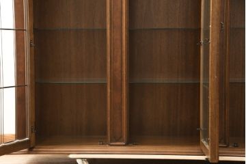 中古　DREXEL HERITAGE(ドレクセルヘリテイジ)　FRANCESCA(フランチェスカ)　品のあるデザインが高級感を高めるキャビネット(飾り棚、収納棚、戸棚)(R-058781)