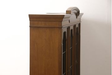 中古　DREXEL HERITAGE(ドレクセルヘリテイジ)　FRANCESCA(フランチェスカ)　品のあるデザインが高級感を高めるキャビネット(飾り棚、収納棚、戸棚)(R-058781)