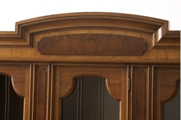 中古　DREXEL HERITAGE(ドレクセルヘリテイジ)　FRANCESCA(フランチェスカ)　品のあるデザインが高級感を高めるキャビネット(飾り棚、収納棚、戸棚)(R-058781)
