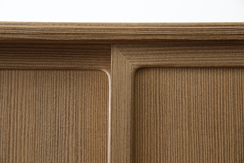 中古　美品　最高級　桐の松山(松山家具)　抜群の収納力!明るい木色と金色の金具が気品を漂わせる大阪泉州総桐箪笥　定価約200万円　(R-058783)