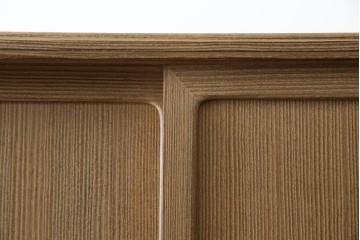 中古　美品　最高級　桐の松山(松山家具)　抜群の収納力!明るい木色と金色の金具が気品を漂わせる大阪泉州総桐箪笥　定価約200万円　(R-058783)