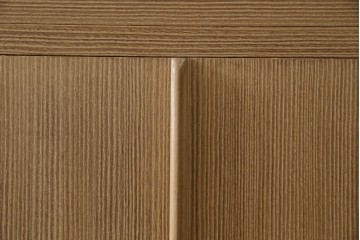 中古　美品　最高級　桐の松山(松山家具)　抜群の収納力!明るい木色と金色の金具が気品を漂わせる大阪泉州総桐箪笥　定価約200万円　(R-058783)