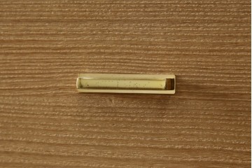 中古　美品　最高級　桐の松山(松山家具)　抜群の収納力!明るい木色と金色の金具が気品を漂わせる大阪泉州総桐箪笥　定価約200万円　(R-058783)