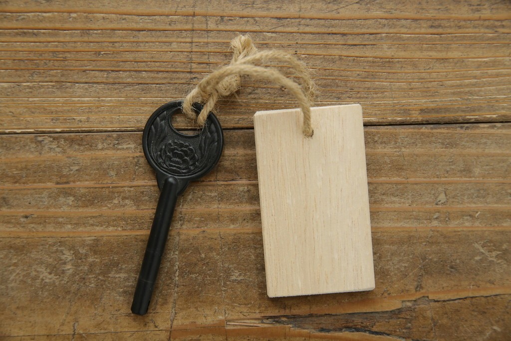 中古　美品　最高級　桐の松山(松山家具)　抜群の収納力!明るい木色と金色の金具が気品を漂わせる大阪泉州総桐箪笥　定価約200万円　(R-058783)