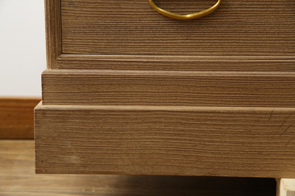 中古　美品　最高級　桐の松山(松山家具)　抜群の収納力!明るい木色と金色の金具が気品を漂わせる大阪泉州総桐箪笥　定価約200万円　(R-058783)