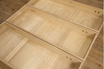 中古　美品　最高級　桐の松山(松山家具)　抜群の収納力!明るい木色と金色の金具が気品を漂わせる大阪泉州総桐箪笥(定価約200万円)(並厚、総桐たんす、着物箪笥、衣装箪笥、整理タンス、和タンス)(R-058783)