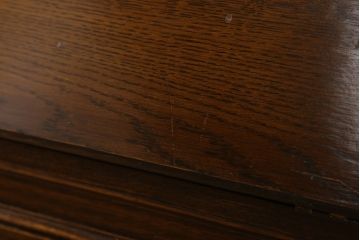 イギリスアンティーク　美品　Lloyd's Antiques(ロイズ・アンティークス)取り扱い　オーク材　ステンドグラス入り　クラシカルな佇まいが美しいビューローブックケース(ライティングビューロー、本箱、飾り棚、ワークデスク、在宅ワーク用)(R-058785)