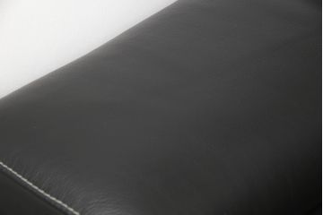 中古　美品　KELVIN GIORMANI (ケルビンジョルマーニ)　最高品質の本革が使われた重厚感あふれる2.5人掛けソファ(レザー、2人掛けソファ、3人掛けソファ、二人掛け、三人掛け)(定価約56万円)(R-058789)