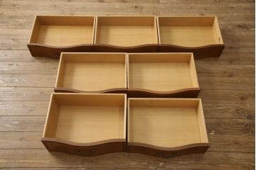 中古　美品　DREXEL HERITAGE(ドレクセルヘリテイジ)　Touraine(ツーレイン)シリーズ　上品な佇まいのランジェリーチェスト(引き出し、サイドチェスト)(R-058792)