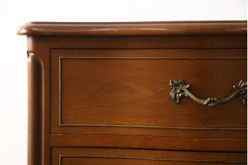 中古　美品　DREXEL HERITAGE(ドレクセルヘリテイジ)　Touraine(ツーレイン)シリーズ　上品な佇まいのランジェリーチェスト(引き出し、サイドチェスト)(R-058792)