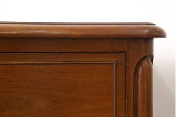 中古　美品　DREXEL HERITAGE(ドレクセルヘリテイジ)　Touraine(ツーレイン)シリーズ　上品な佇まいのランジェリーチェスト(引き出し、サイドチェスト)(R-058792)