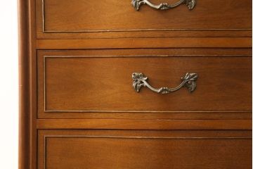 中古　美品　DREXEL HERITAGE(ドレクセルヘリテイジ)　Touraine(ツーレイン)シリーズ　上品な佇まいのランジェリーチェスト(引き出し、サイドチェスト)(R-058792)