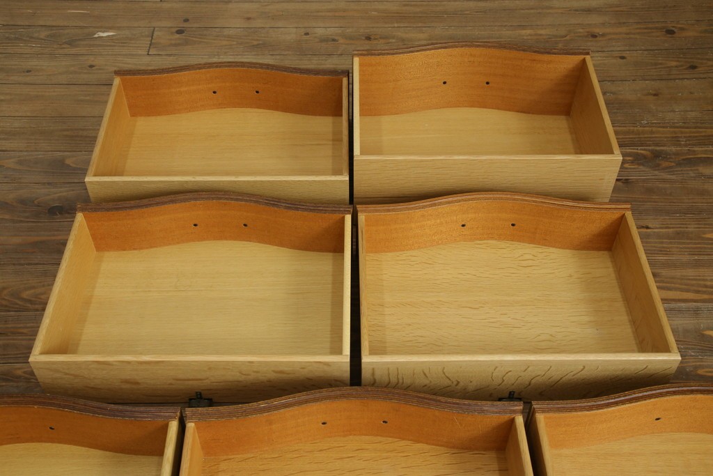 中古　美品　DREXEL HERITAGE(ドレクセルヘリテイジ)　Touraine(ツーレイン)シリーズ　上品な佇まいのランジェリーチェスト　(R-058792)