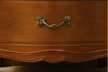 中古　美品　DREXEL HERITAGE(ドレクセルヘリテイジ)　Touraine(ツーレイン)シリーズ　上品な佇まいのランジェリーチェスト　(R-058792)