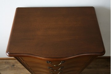 中古　美品　DREXEL HERITAGE(ドレクセルヘリテイジ)　Touraine(ツーレイン)シリーズ　上品な佇まいのランジェリーチェスト　(R-058792)