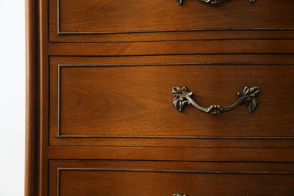 中古　美品　DREXEL HERITAGE(ドレクセルヘリテイジ)　Touraine(ツーレイン)シリーズ　上品な佇まいのランジェリーチェスト　(R-058792)