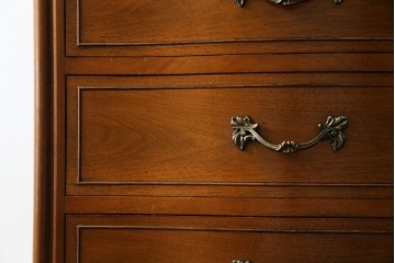 中古　美品　DREXEL HERITAGE(ドレクセルヘリテイジ)　Touraine(ツーレイン)シリーズ　上品な佇まいのランジェリーチェスト　(R-058792)