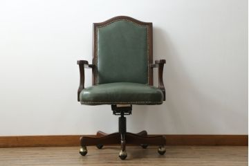 中古　美品　DREXEL HERITAGE(ドレクセルヘリテイジ)　本革　高級感ある佇まいが目を引くレザーデスクチェア(アームチェア、オフィスチェア、回転チェア)(R-058793)