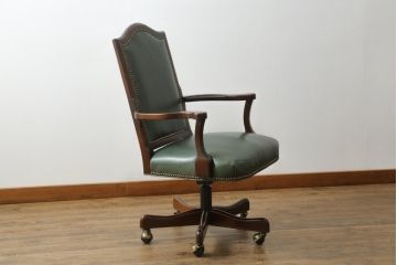 中古　美品　DREXEL HERITAGE(ドレクセルヘリテイジ)　本革　高級感ある佇まいが目を引くレザーデスクチェア(アームチェア、オフィスチェア、回転チェア)(R-058793)