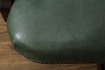 中古　美品　DREXEL HERITAGE(ドレクセルヘリテイジ)　本革　高級感ある佇まいが目を引くレザーデスクチェア(アームチェア、オフィスチェア、回転チェア)(R-058793)