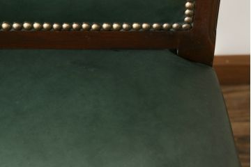 中古　美品　DREXEL HERITAGE(ドレクセルヘリテイジ)　本革　高級感ある佇まいが目を引くレザーデスクチェア(アームチェア、オフィスチェア、回転チェア)(R-058793)