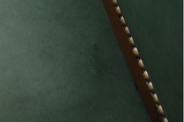 中古　美品　DREXEL HERITAGE(ドレクセルヘリテイジ)　本革　高級感ある佇まいが目を引くレザーデスクチェア(アームチェア、オフィスチェア、回転チェア)(R-058793)