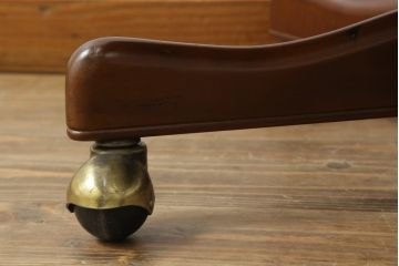 中古　美品　DREXEL HERITAGE(ドレクセルヘリテイジ)　本革　高級感ある佇まいが目を引くレザーデスクチェア(アームチェア、オフィスチェア、回転チェア)(R-058793)