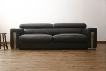 中古　美品　KELVIN GIORMANI (ケルビンジョルマーニ)　最高品質の本革が使われた重厚感あふれる2.5人掛けソファ(レザー、2人掛けソファ、3人掛けソファ、二人掛け、三人掛け)(定価約52万円)(R-058794)