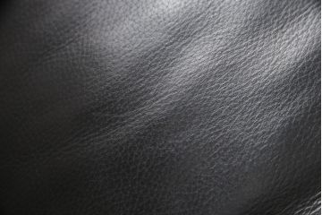 中古　美品　KELVIN GIORMANI (ケルビンジョルマーニ)　最高品質の本革が使われた重厚感あふれる2.5人掛けソファ(レザー、2人掛けソファ、3人掛けソファ、二人掛け、三人掛け)(定価約52万円)(R-058794)